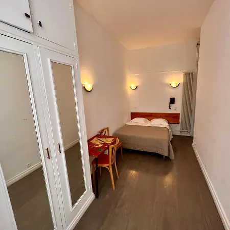 Hotel Tiquetonne *