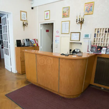 Tiquetonne Hotel *