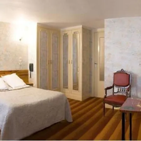 Tiquetonne Hotel *